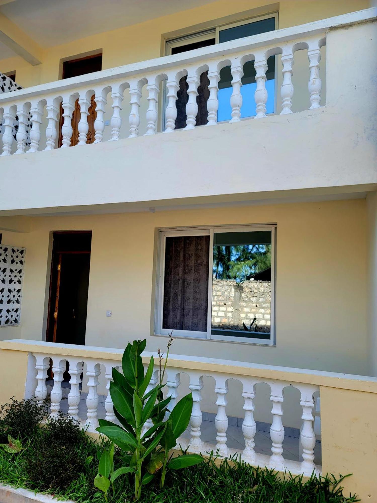 Casuarina Lounge Hotel Malindi Exterior photo