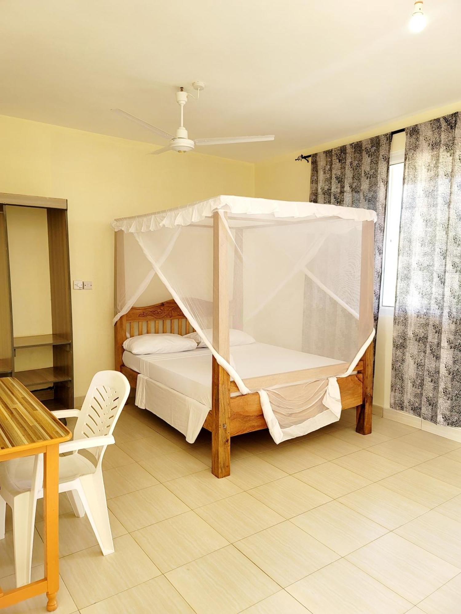 Casuarina Lounge Hotel Malindi Exterior photo